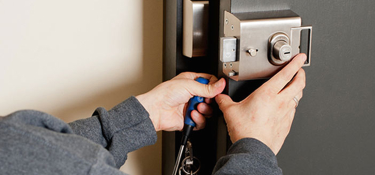 Deadbolt Lock Installation West Modesto